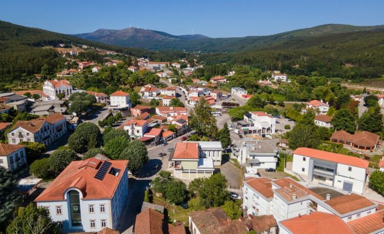 Câmara de Castanheira de Pera investe 313 mil euros em 12 novos condomínios de aldeia