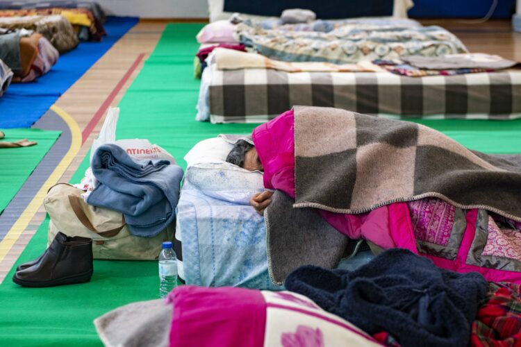 Vidas em suspenso. Viver num pavilhão enquanto se espera para poder voltar “à casinha”