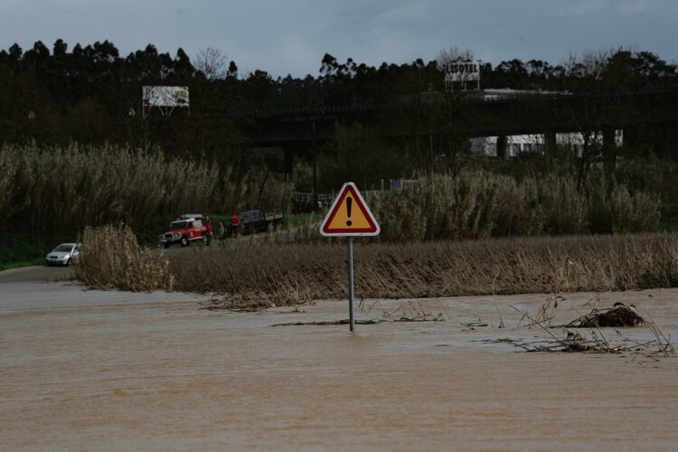 Mau tempo: Várias áreas inundadas na cidade e zonas rurais de Leiria