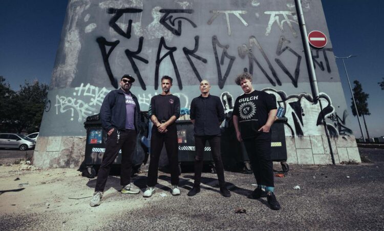 Clap Your Hands. O punk de Mães Solteiras e os Albatroz a voar em casa