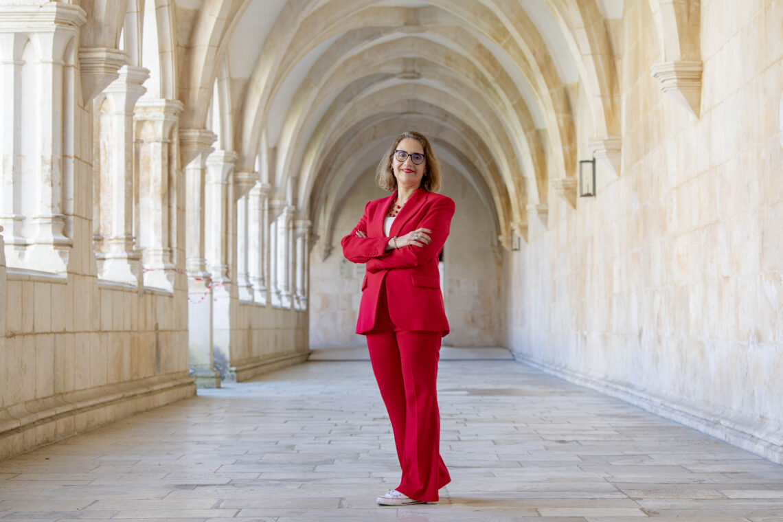 Clara Moura Soares: “Gostava muito de fazer voltar a escola de canteiros e de reactivar a oficina de vitral”