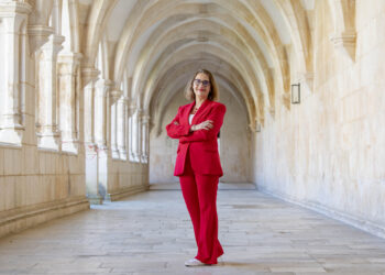 Clara Moura Soares: “Gostava muito de fazer voltar a escola de canteiros e de reactivar a oficina de vitral”