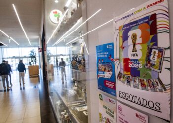 Paixão renasce e esgota stock de cromos. “Nunca vi nada assim na vida”