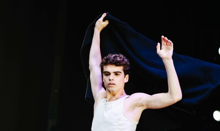 Samuel Pereira premiado em competição de dança na Finlândia