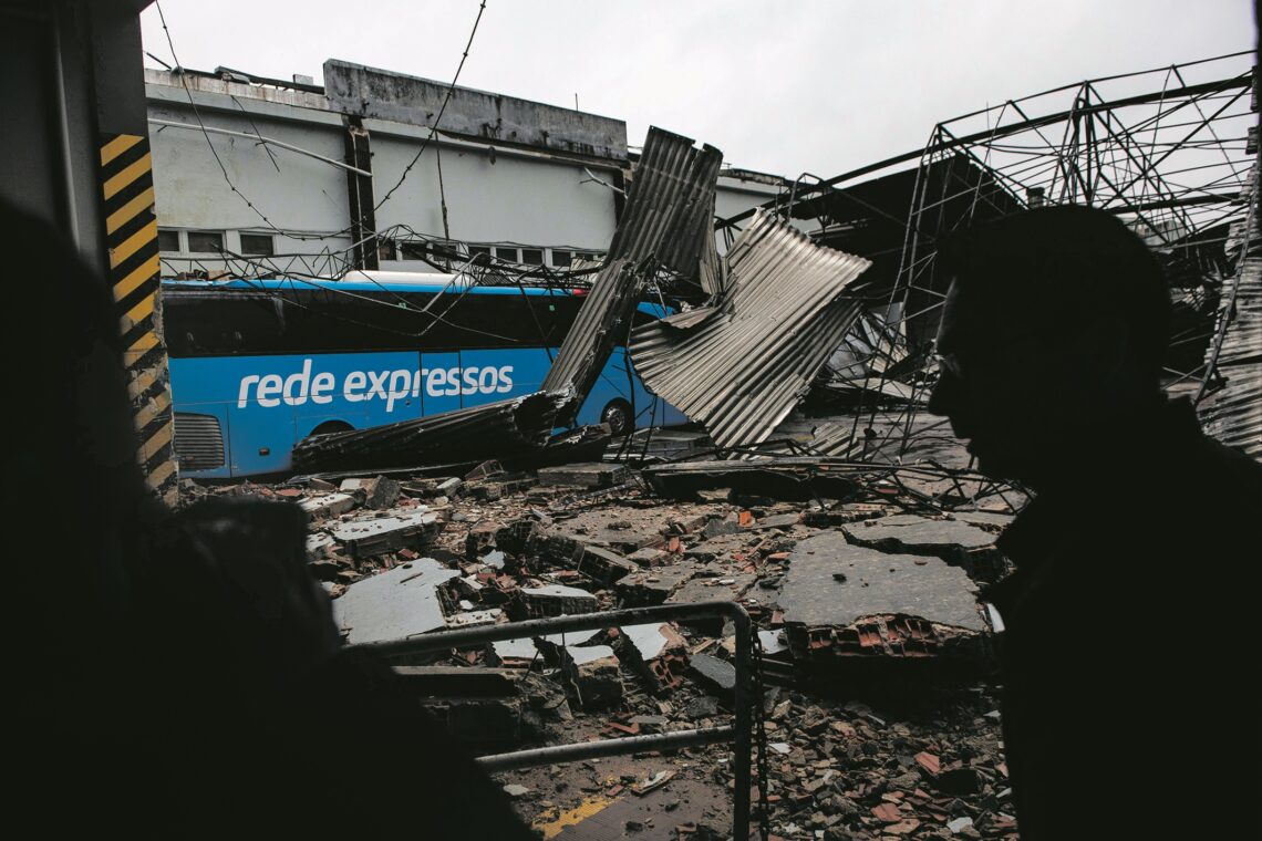 Seis meses após a Kristin, 1.600 clientes ainda sem comunicações
