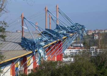Leiria avança com obras de 3,8 milhões de euros para reparar coberturas de estádio e de sete pavilhões