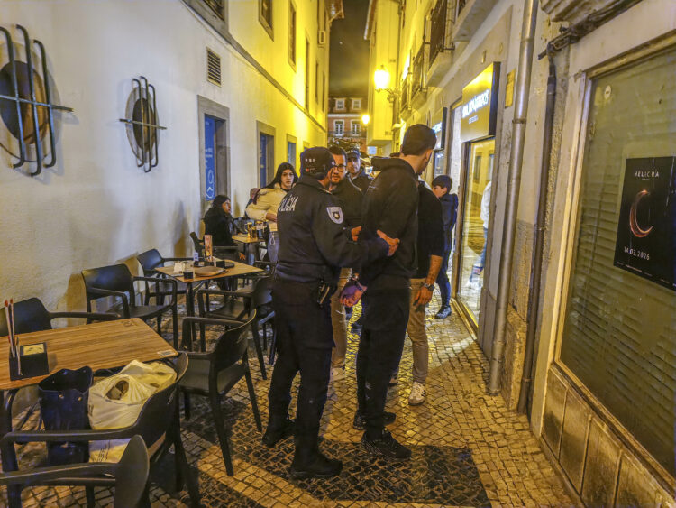 PSP atenta a grupo que trafica droga e provoca desacatos no centro de Leiria