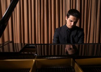 Dinis Brito: o piano como bússola para seguir entre o jazz e a música erudita
