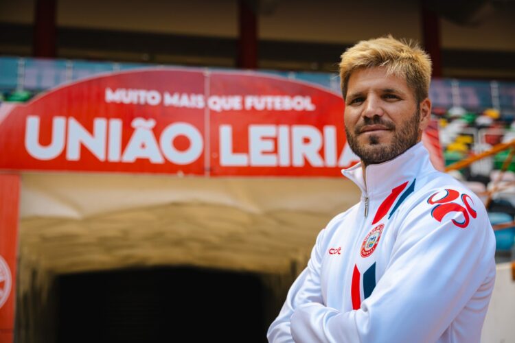 Diogo Amado fica mais uma época na União de Leiria