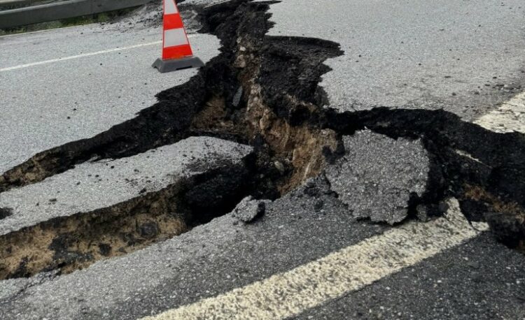 Obras na EN243 em Porto de Mós só no Verão. Assembleia Municipal pede requalificação “imediata e total”