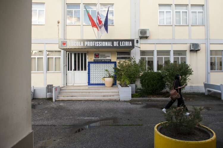 Hasta pública da Escola Profissional de Leiria avança. Deputada do PSD procura solução