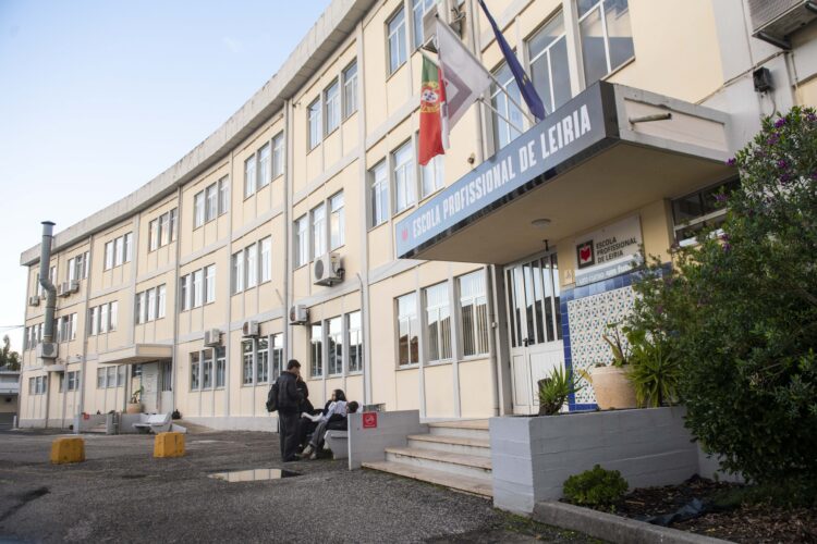 PSD de Leiria contra venda da Escola Profissional de Leiria. Deputados do PS pedem explicações ao Governo