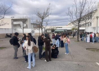 Escola Rodrigues Lobo, em Leiria, sem aulas devido a incêndio no bar