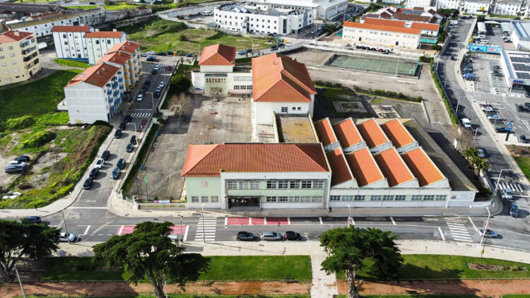Peniche avança com obras urgentes na Escola Secundária de Peniche com financiamento do ministério