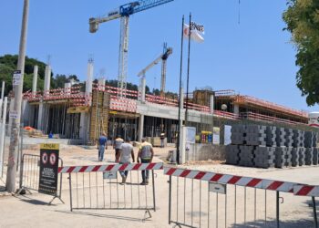 Herói de Aljubarrota dá nome à renovada escola de Porto de Mós