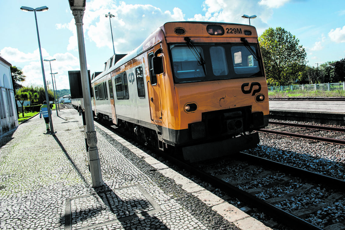  Linha do Oeste reabre segunda-feira entre Caldas da Rainha e Louriçal