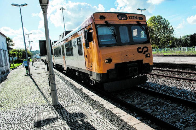 Linha do Oeste reabre segunda-feira entre Caldas da Rainha e Louriçal