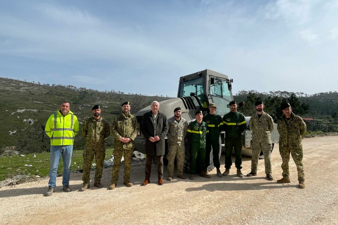 Exército ajuda a criar via alternativa entre Alcaria e Alqueidão da Serra
