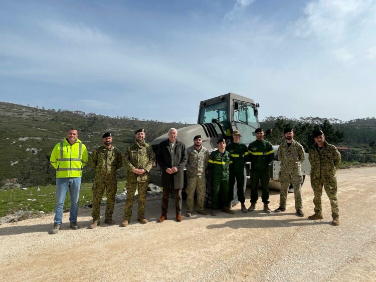 Exército ajuda a criar via alternativa entre Alcaria e Alqueidão da Serra