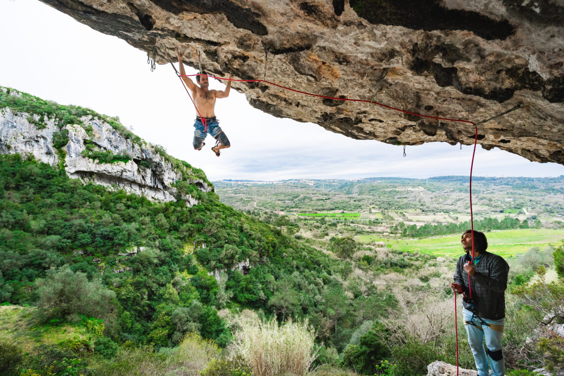 Reguengo do Fetal: a Meca dos praticantes de escalada em Portugal está a ser melhorada