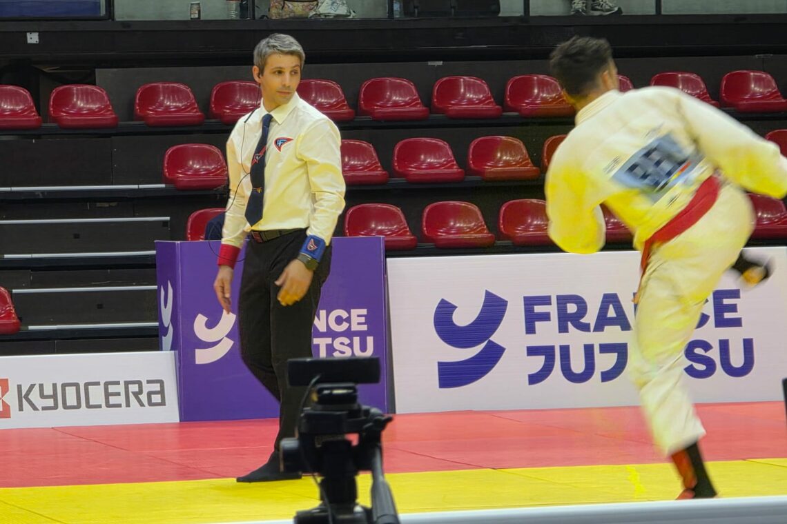 Do quimono à gravata. Fábio Carril chega ao lugar mais alto da arbitragem de ju-jitsu