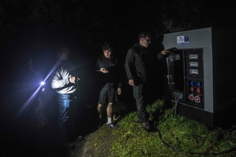 Indignação toma conta de quem tem gerador na rua, constantemente a avariar