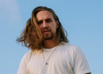 Vítor Kley: músico brasileiro toca hoje na Praia do Pedrógão
