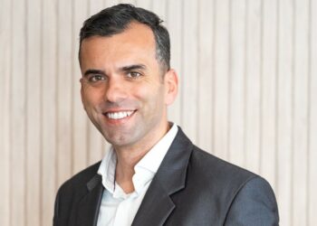 Técnico de turismo natural de Leiria estreia-se na ficção com romance