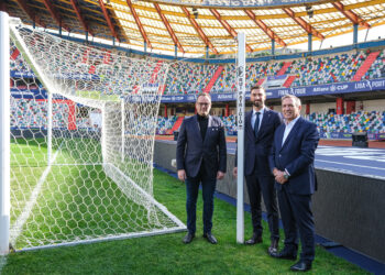 Baliza sul do estádio de Leiria recebe o nome de Rui Patrício