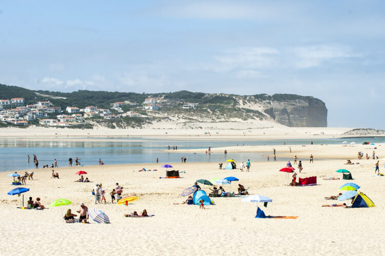 Capitania interdita mergulhos na zona do antigo cais da praia da Foz do Arelho