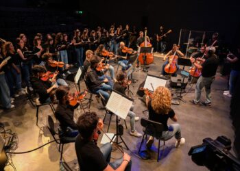 RockLiz Orchestra junta 50 músicos para tocar Muse e Coldplay