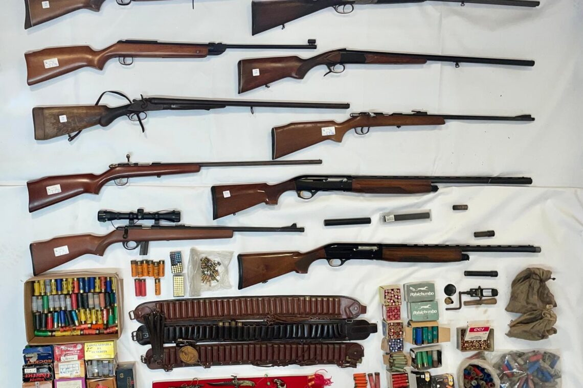 Homem suspeito de violência doméstica detido com armas proibidas em Pataias
