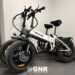 Homem embate em carro estacionado e GNR descobre bicicletas furtadas