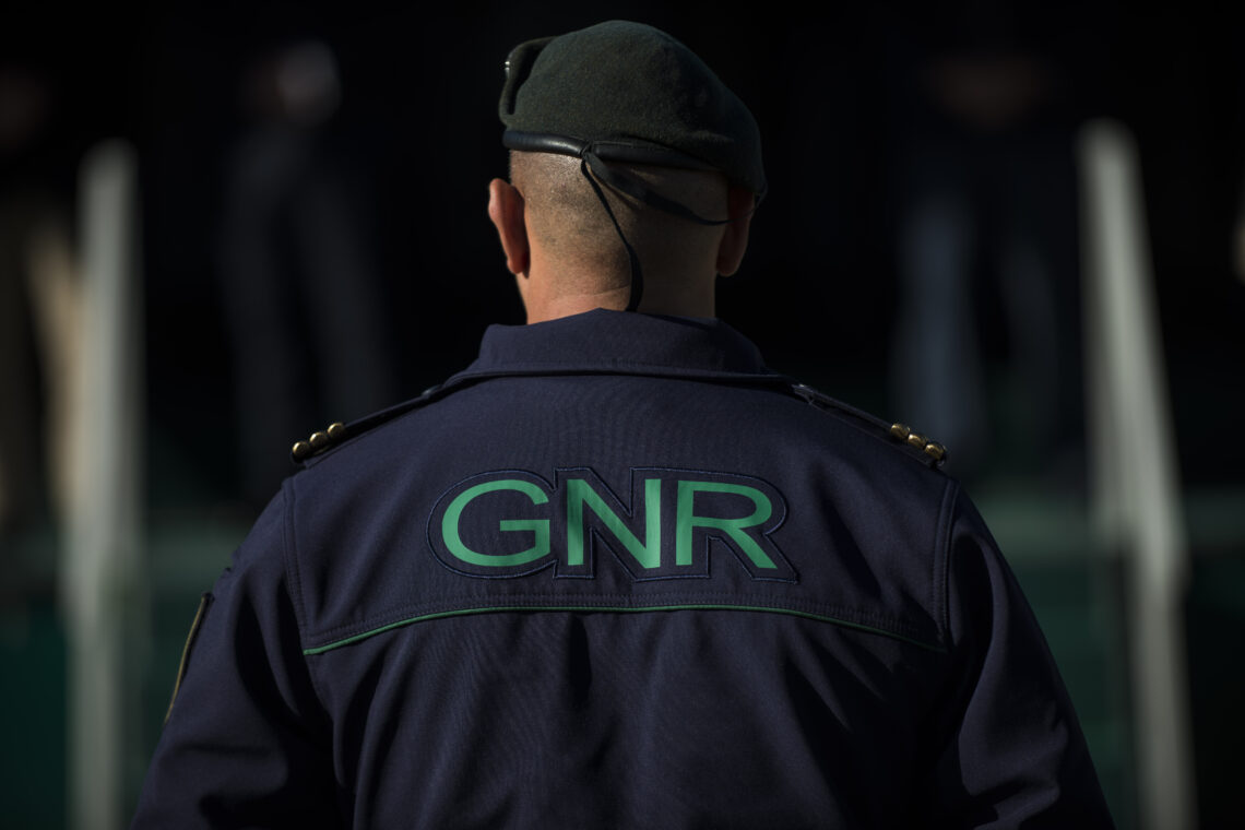 GNR detém em Fátima os dois suspeitos de abandono de duas crianças francesas