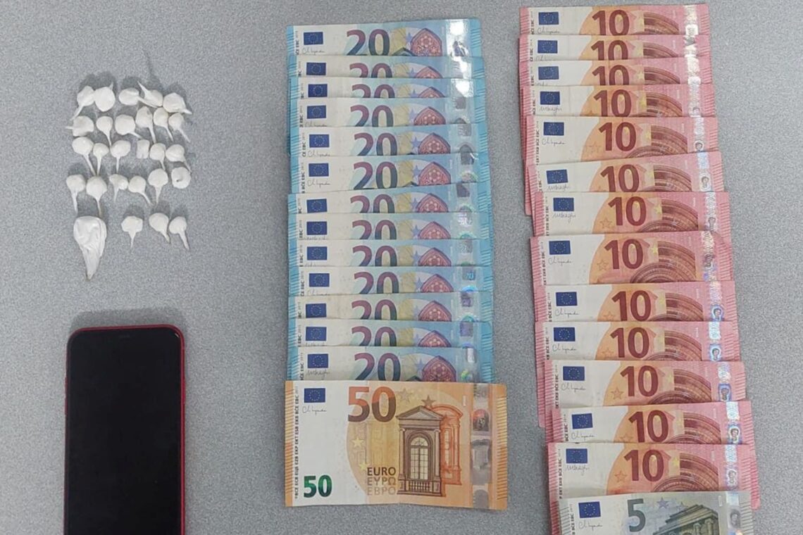 Homem detido na posse de várias doses de cocaína em Óbidos