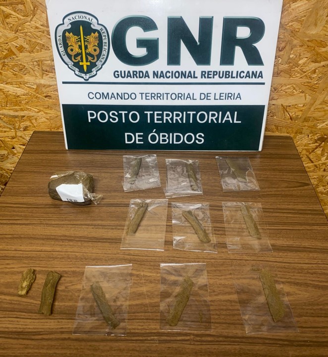 Homem detido com 102 doses de haxixe em Óbidos