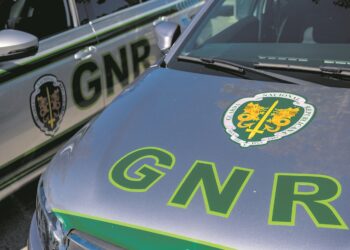 Homem detido por furto em residência estava na posse de veículo roubado
