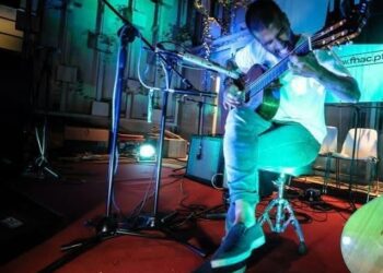 Grutera. A guitarra como palco para a experimentação