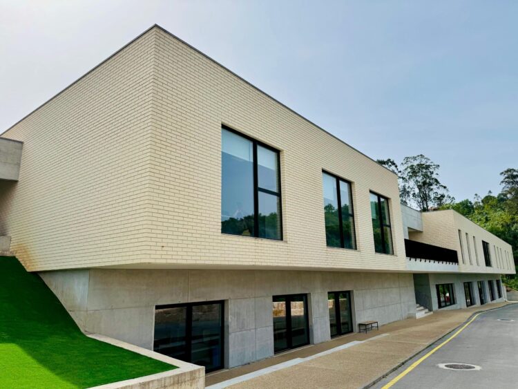 Ceeria inaugura amanhã lar residencial e CACI