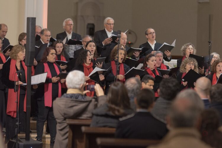 Coro do Orfeão de Leiria funde vozes dos 19 aos 71 anos e celebra oito décadas a cantar