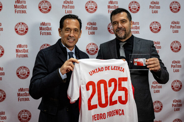 União de Leiria atribui título de sócio honorário a Pedro Proença, Derlei, Rivaldo e Joaquim de Almeida