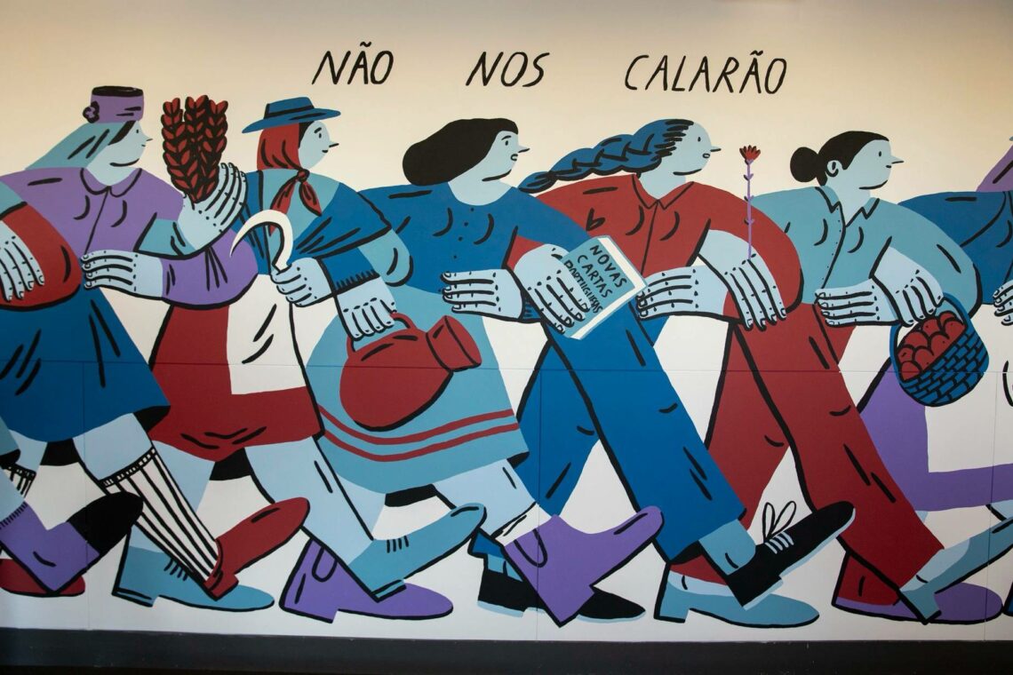 De braço dado e passo firme, as mulheres de Mariana, a Miserável que caminham contra o medo