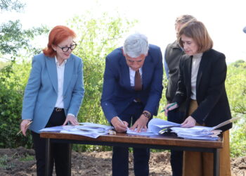 Câmara de Ourém assina contrato-programa para receber apoio na reparação da Ribeira de Seiça