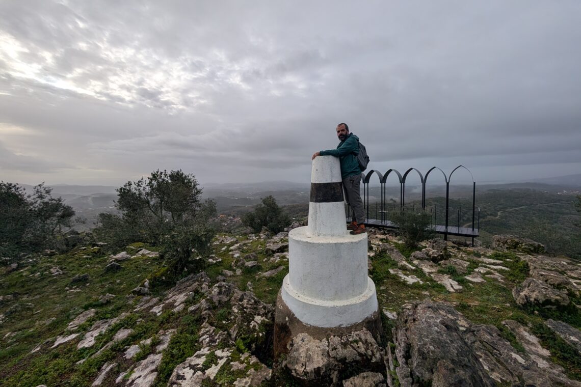 Dois pares de botas, mil eiras e outros tantos kms para cartografar património de Ansião