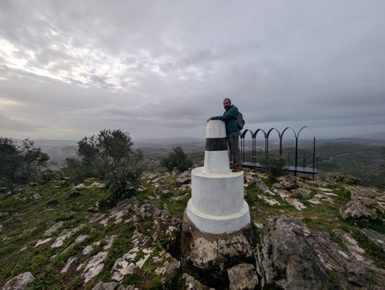 Dois pares de botas, mil eiras e outros tantos kms para cartografar património de Ansião
