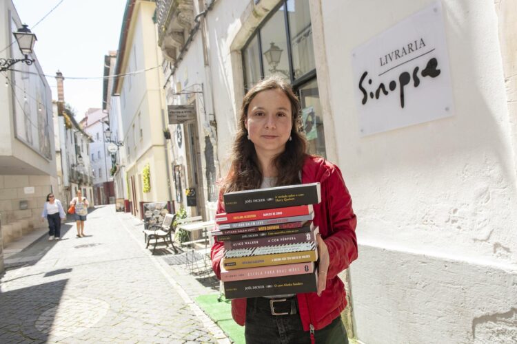 Livraria Sinopse. Comprar livros “às cegas” no centro histórico de Leiria