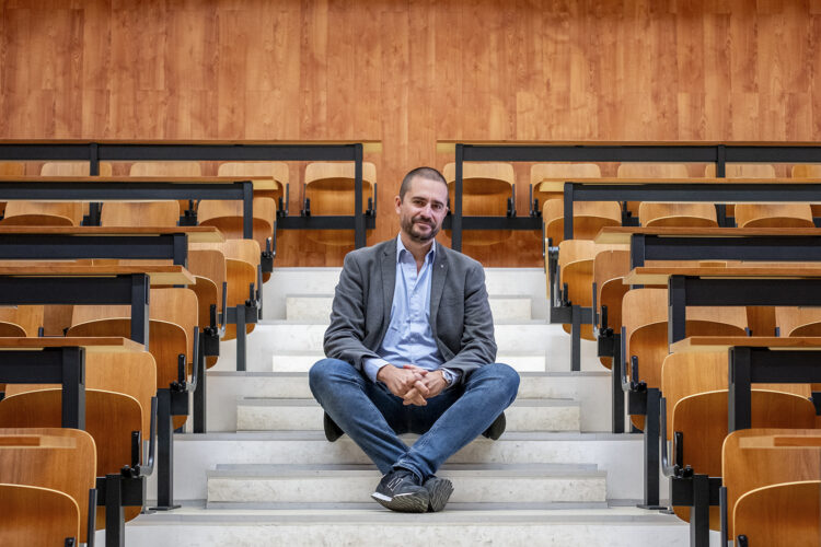 Luís Tinoca: “Não é porque temos  IA generativa que os  meninos vão aprender  tudo com muita facilidade.  Antes pelo contrário”