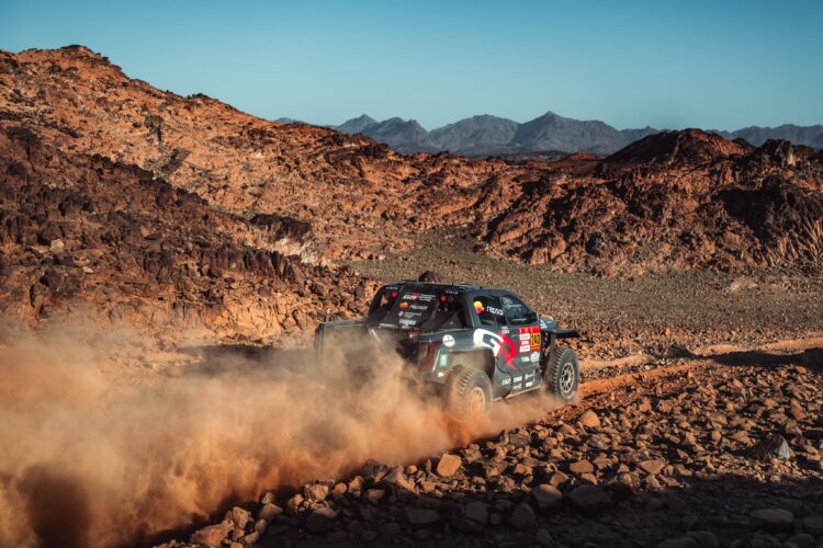 João Ferreira “com bom ritmo” no prólogo do Dakar Rally