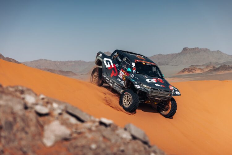 Furos levam João Ferreira a perder tempo e a descer para o 15.º lugar no Dakar