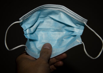 Gripe chegou mais cedo e a um ritmo acelerado. Máscara e vacinação são barreiras